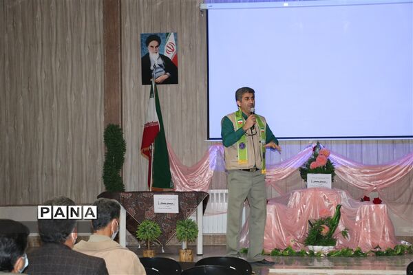 برگزاری کارگاه آموزشی مربیان پیشتاز سازمان دانش‌آموزی ناحیه۶ مشهد