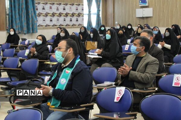 برگزاری کارگاه آموزشی مربیان پیشتاز سازمان دانش‌آموزی ناحیه۶ مشهد