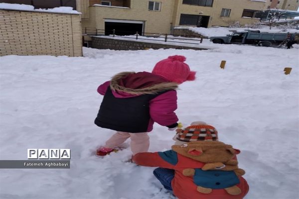 روز دل انگیز برفی درمنظریه شهرکرد