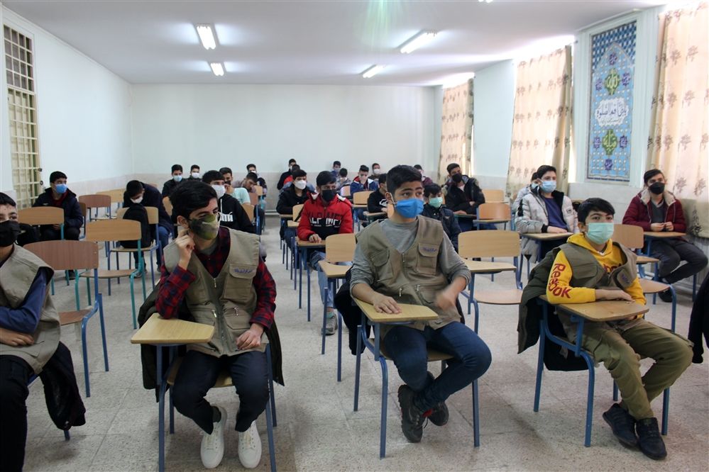 آموزش خبرنگاری دانش‌آموزان پسر زنجان