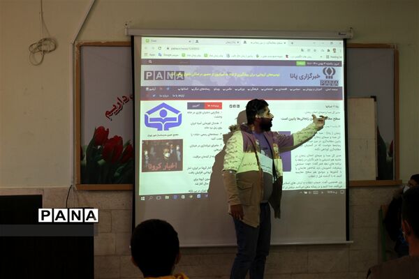 آموزش خبرنگاری دانش‌آموزان پسر زنجان