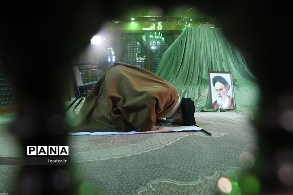 حضور در مرقد مطهر امام راحل و گلزار شهدای بهشت زهرا