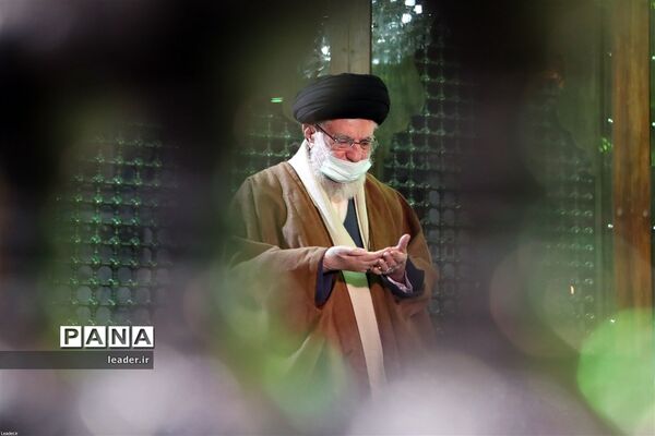 حضور در مرقد مطهر امام راحل و گلزار شهدای بهشت زهرا
