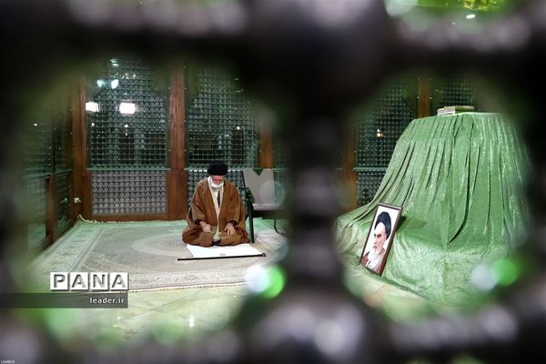 حضور در مرقد مطهر امام راحل و گلزار شهدای بهشت زهرا