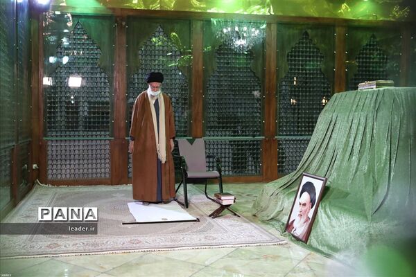 حضور در مرقد مطهر امام راحل و گلزار شهدای بهشت زهرا