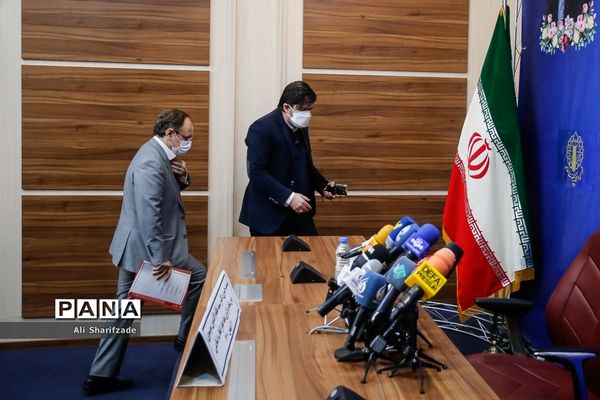 نشست خبری برنامه‌های دهه فجر