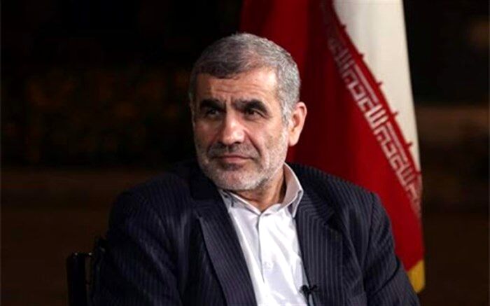 نیکزاد: نسل جوان ما باید بداند که این انقلاب با بذل چه خون‌­های مقدسی حفظ شده است