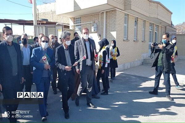 آیین افتتاح و بهره‌برداری از دبیرستان غیاثی جندان