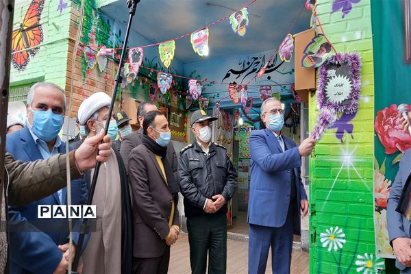 نواختن گلبانگ انقلاب اسلامی در شهرستان قرچک