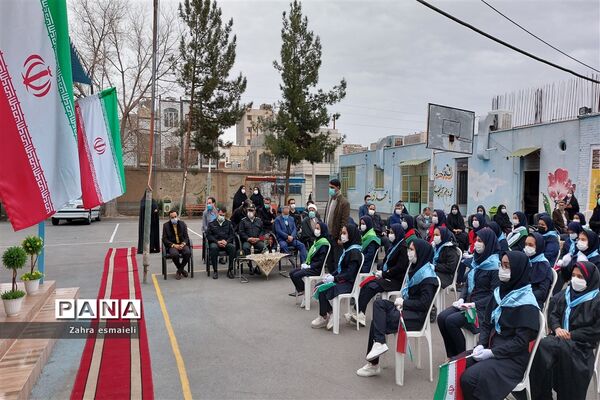 نواختن گلبانگ انقلاب اسلامی در شهرستان قرچک