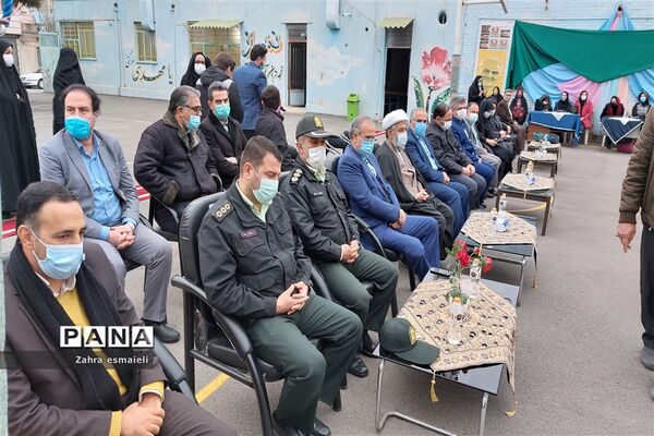 نواختن گلبانگ انقلاب اسلامی در شهرستان قرچک