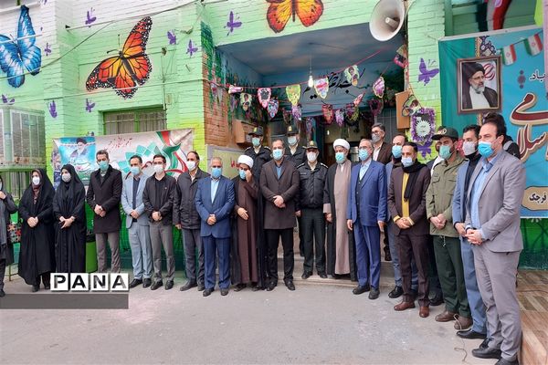 نواختن گلبانگ انقلاب اسلامی در شهرستان قرچک