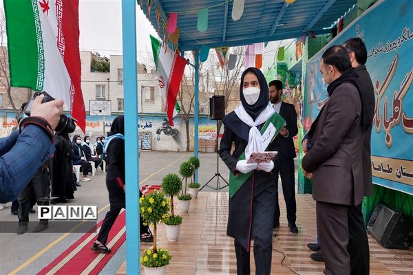 نواختن گلبانگ انقلاب اسلامی در شهرستان قرچک