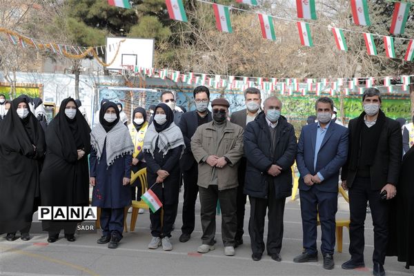نواختن زنگ انقلاب در مشهد