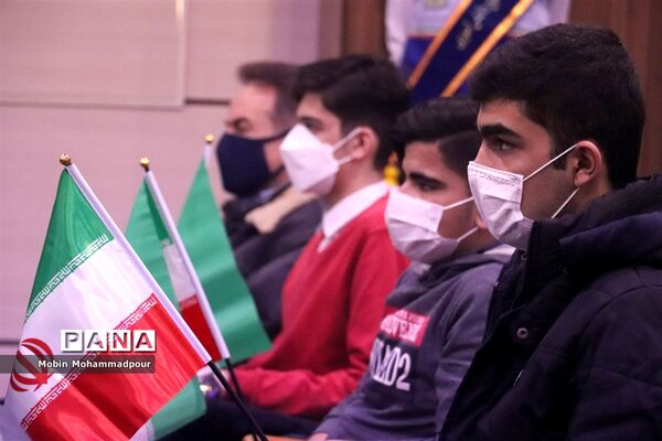 آغاز جشن‌های پیروزی انقلاب با نواخته شدن زنگ انقلاب در آذربایجان شرقی