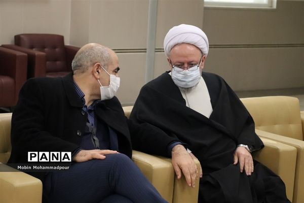 آغاز جشن‌های پیروزی انقلاب با نواخته شدن زنگ انقلاب در آذربایجان شرقی