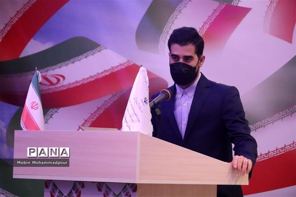 آغاز جشن‌های پیروزی انقلاب با نواخته شدن زنگ انقلاب در آذربایجان شرقی