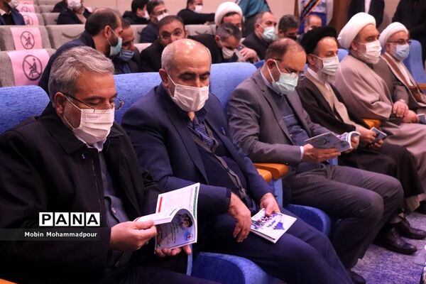 آغاز جشن‌های پیروزی انقلاب با نواخته شدن زنگ انقلاب در آذربایجان شرقی