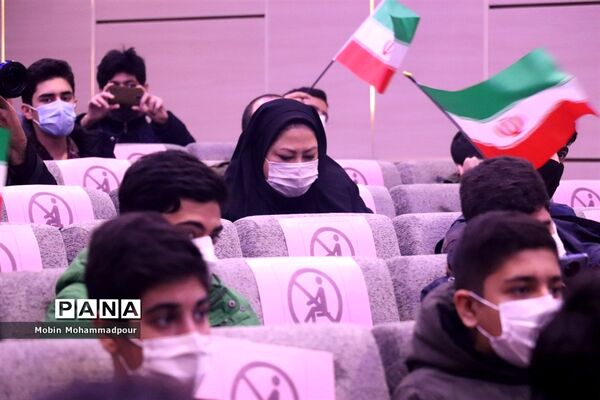 آغاز جشن‌های پیروزی انقلاب با نواخته شدن زنگ انقلاب در آذربایجان شرقی
