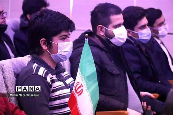 آغاز جشن‌های پیروزی انقلاب با نواخته شدن زنگ انقلاب در آذربایجان شرقی