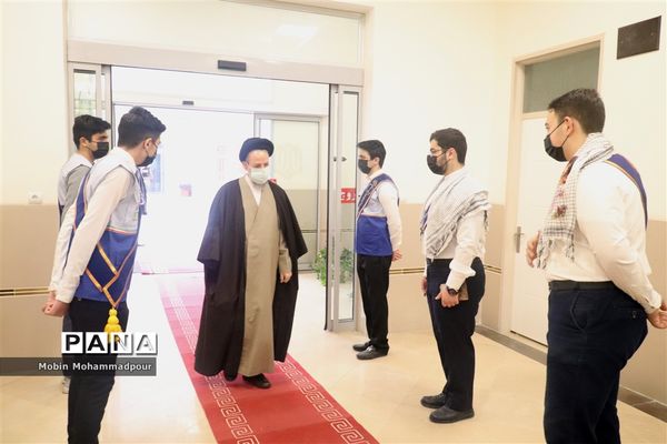 آغاز جشن‌های پیروزی انقلاب با نواخته شدن زنگ انقلاب در آذربایجان شرقی