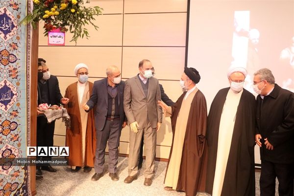 آغاز جشن‌های پیروزی انقلاب با نواخته شدن زنگ انقلاب در آذربایجان شرقی