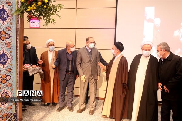 آغاز جشن‌های پیروزی انقلاب با نواخته شدن زنگ انقلاب در آذربایجان شرقی