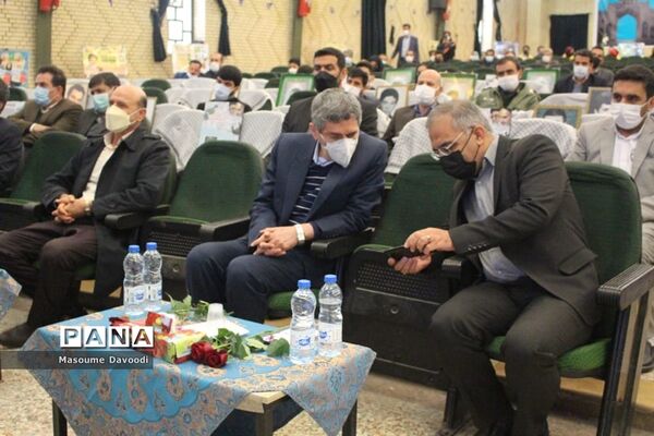 طنین زنگ انقلاب همزمان با سراسر کشور در مدارس فارس