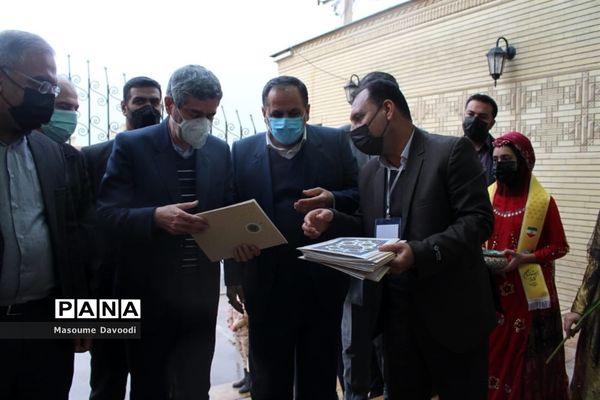 طنین زنگ انقلاب همزمان با سراسر کشور در مدارس فارس