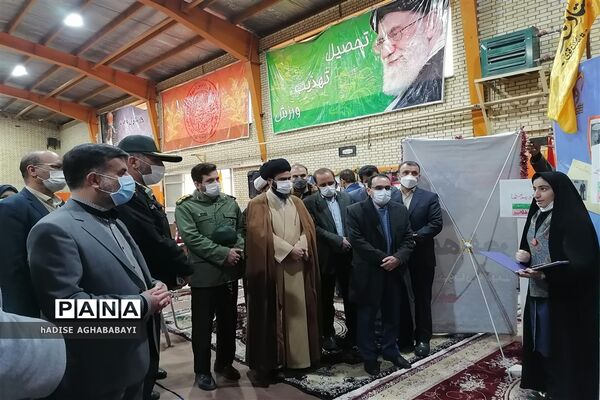 نواخته شدن زنگ گلبانگ انقلاب در استان اصفهان