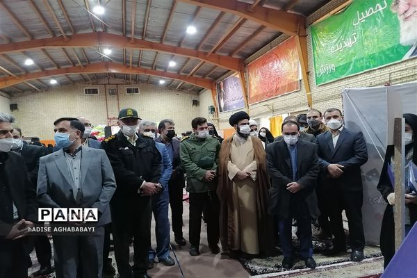 نواخته شدن زنگ گلبانگ انقلاب در استان اصفهان