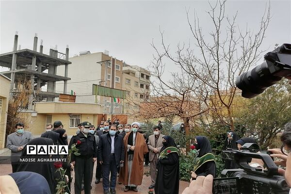 نواخته شدن زنگ گلبانگ انقلاب در استان اصفهان