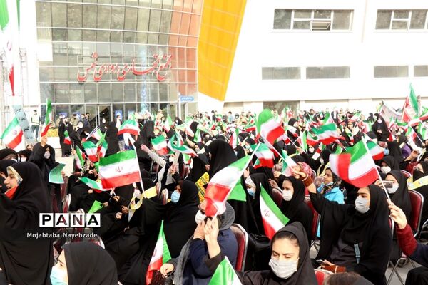 مراسم گلبانگ انقلاب در عرصه میدان شهدای مشهد