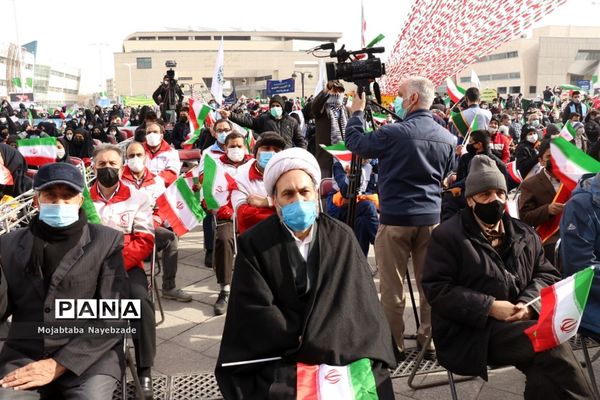 مراسم گلبانگ انقلاب در عرصه میدان شهدای مشهد