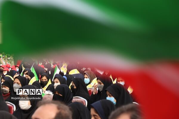 مراسم گلبانگ انقلاب در عرصه میدان شهدای مشهد