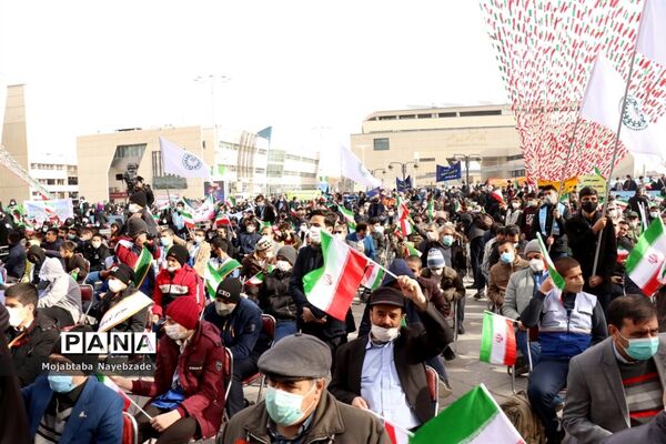مراسم گلبانگ انقلاب در عرصه میدان شهدای مشهد