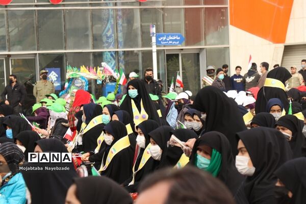 مراسم گلبانگ انقلاب در عرصه میدان شهدای مشهد