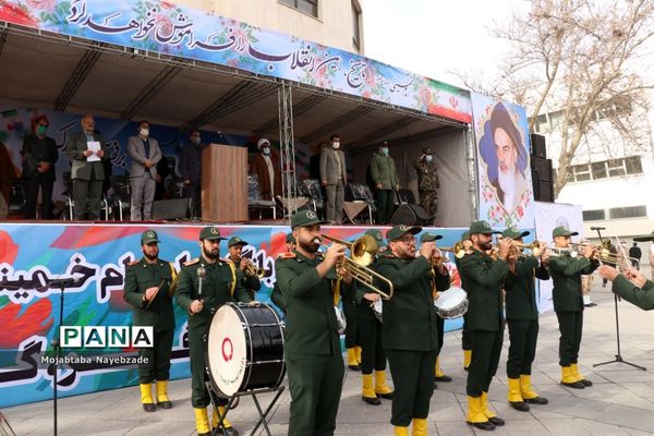 مراسم گلبانگ انقلاب در عرصه میدان شهدای مشهد