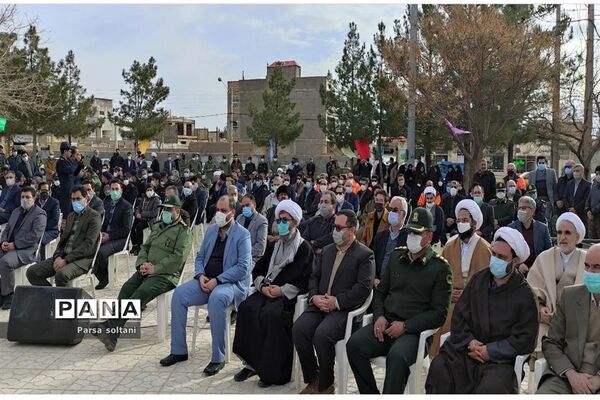 برگزاری ,مراسم نمادین گلباران ورود حضرت امام به میهن اسلامی در کاشمر