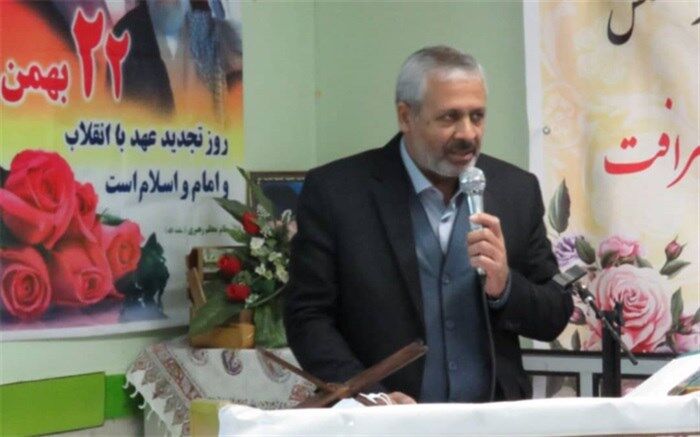 نواختن زنگ انقلاب در تمام مدارس شهرستان‌ ساوجبلاغ