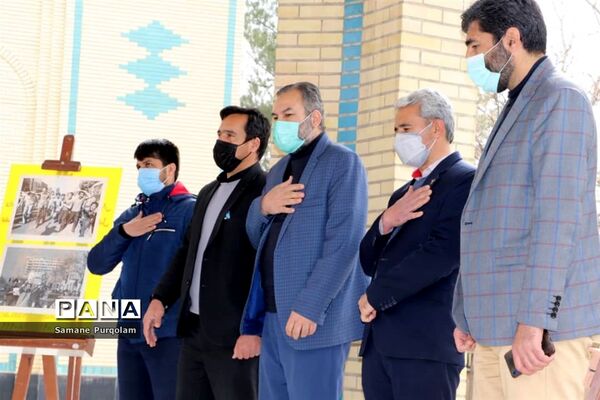 نواختن زنگ انقلاب در مجتمع سما شیروان