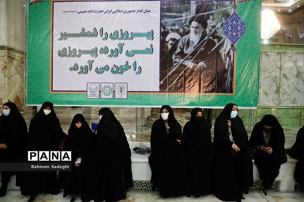 مراسم گرامیداشت ۱۲ بهمن در حرم امام خمینی (ره)