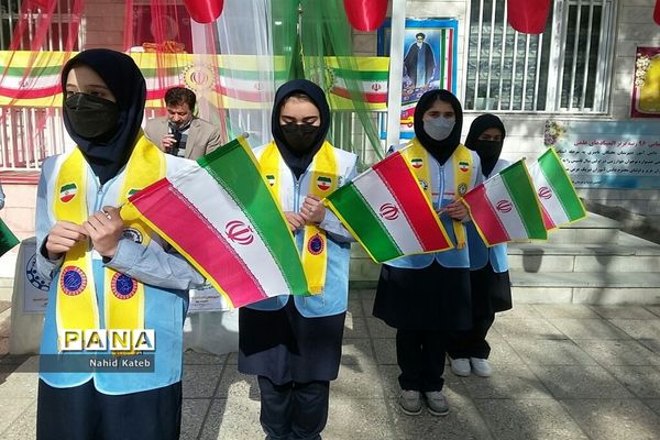 برگزاری همایش یاوران انقلاب در مدارس ناحیه۶ مشهد مقدس