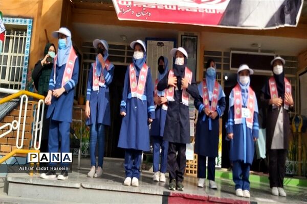 برگزاری همایش یاوران انقلاب در مدارس ناحیه۶ مشهد مقدس