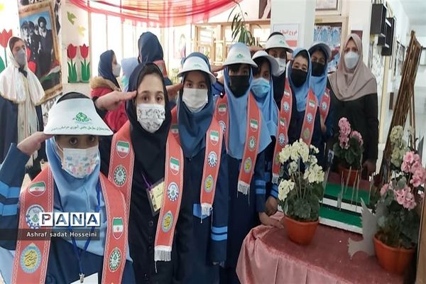 برگزاری همایش یاوران انقلاب در مدارس ناحیه۶ مشهد مقدس