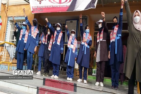 برگزاری همایش یاوران انقلاب در مدارس ناحیه۶ مشهد مقدس