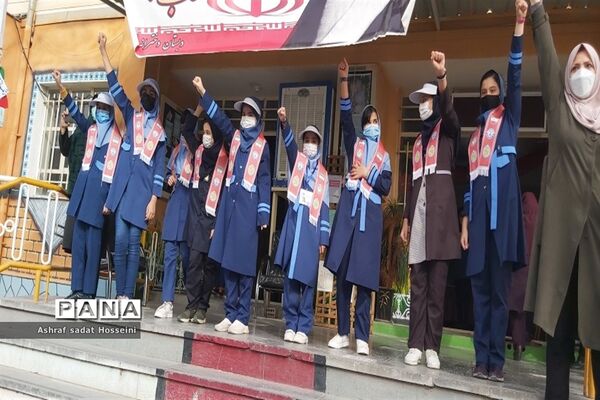 برگزاری همایش یاوران انقلاب در مدارس ناحیه۶ مشهد مقدس