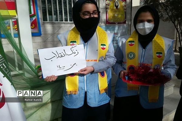برگزاری همایش یاوران انقلاب در مدارس ناحیه۶ مشهد مقدس