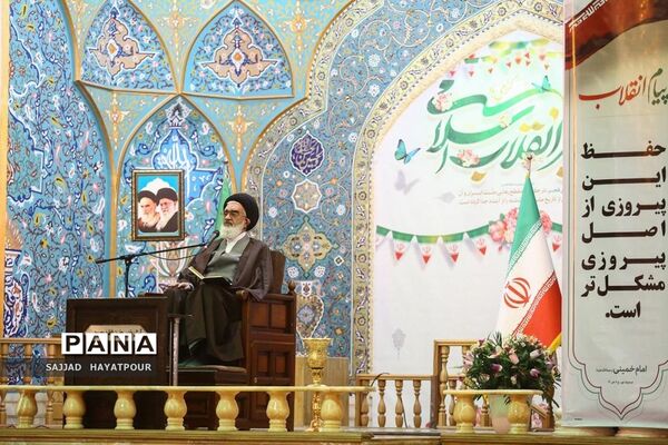 گرامیداشت ایام الله دهه فجر با حضور نیروهای مسلح در قم