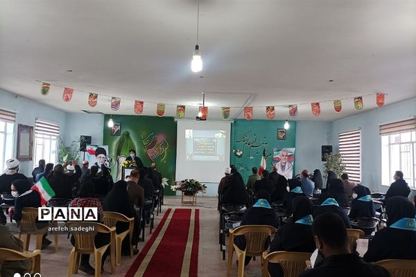 نواختن زنگ انقلاب در مدرسه مریم عذرا دماوند